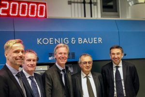 De la stânga la dreapta: Christopher Kessler, consilier juridic la KBA, Patrick Masson, CEO KBA Iberica, Ralf Sammeck, CEO KBA Sheetfed, Oktay Duran, președinte Duran Machinery, Apo Kucukaras, Duran Machinery
