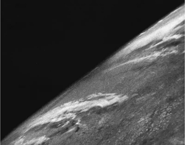 Prima fotografie din spațiu - 1946